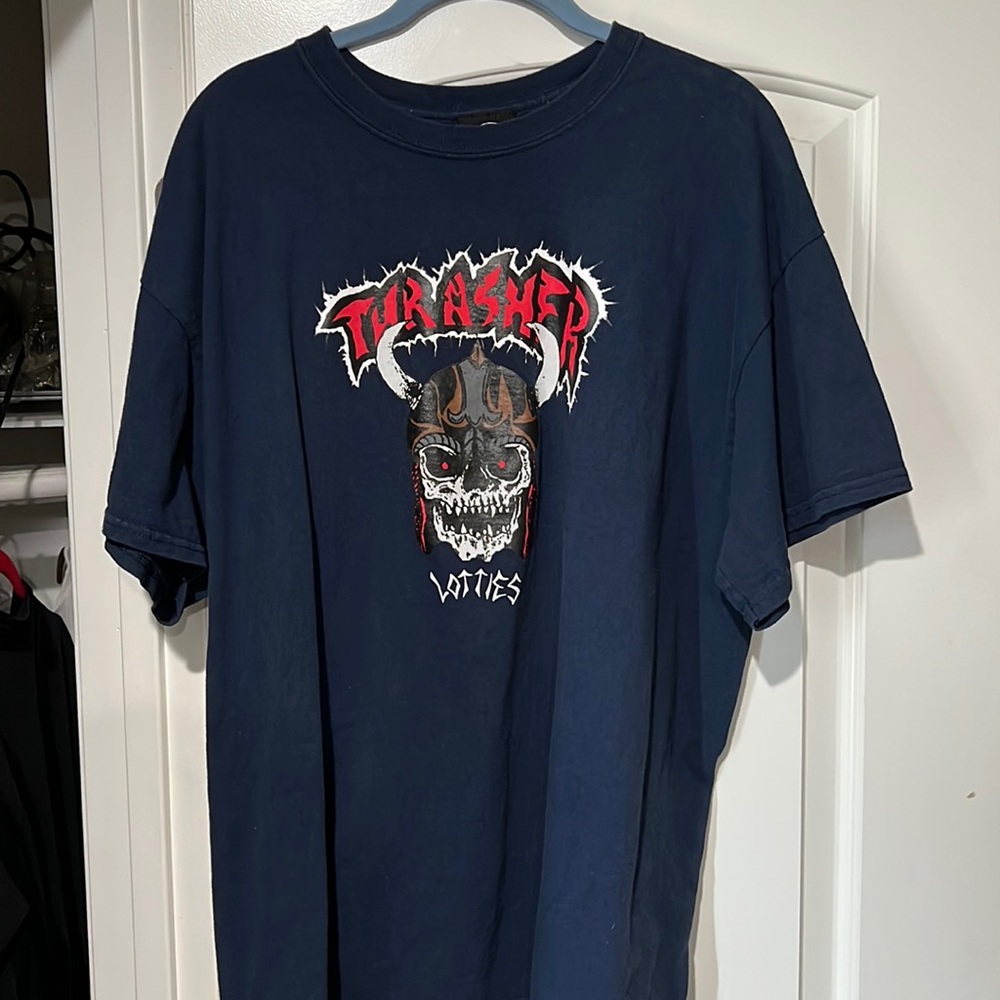 Dark blue thrasher T-shirt